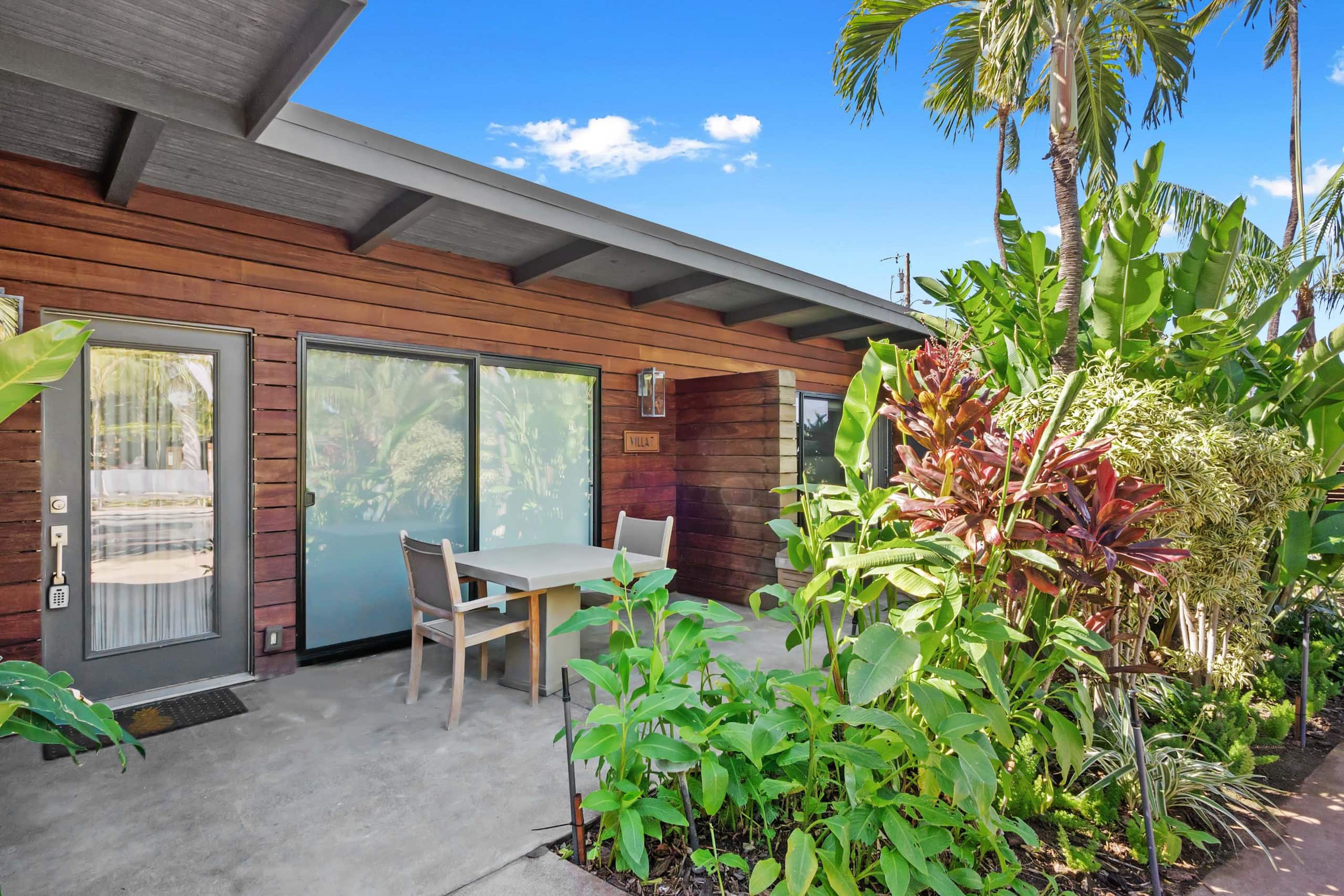 Walk to the Beach from a Modern Hideaway - Image 6