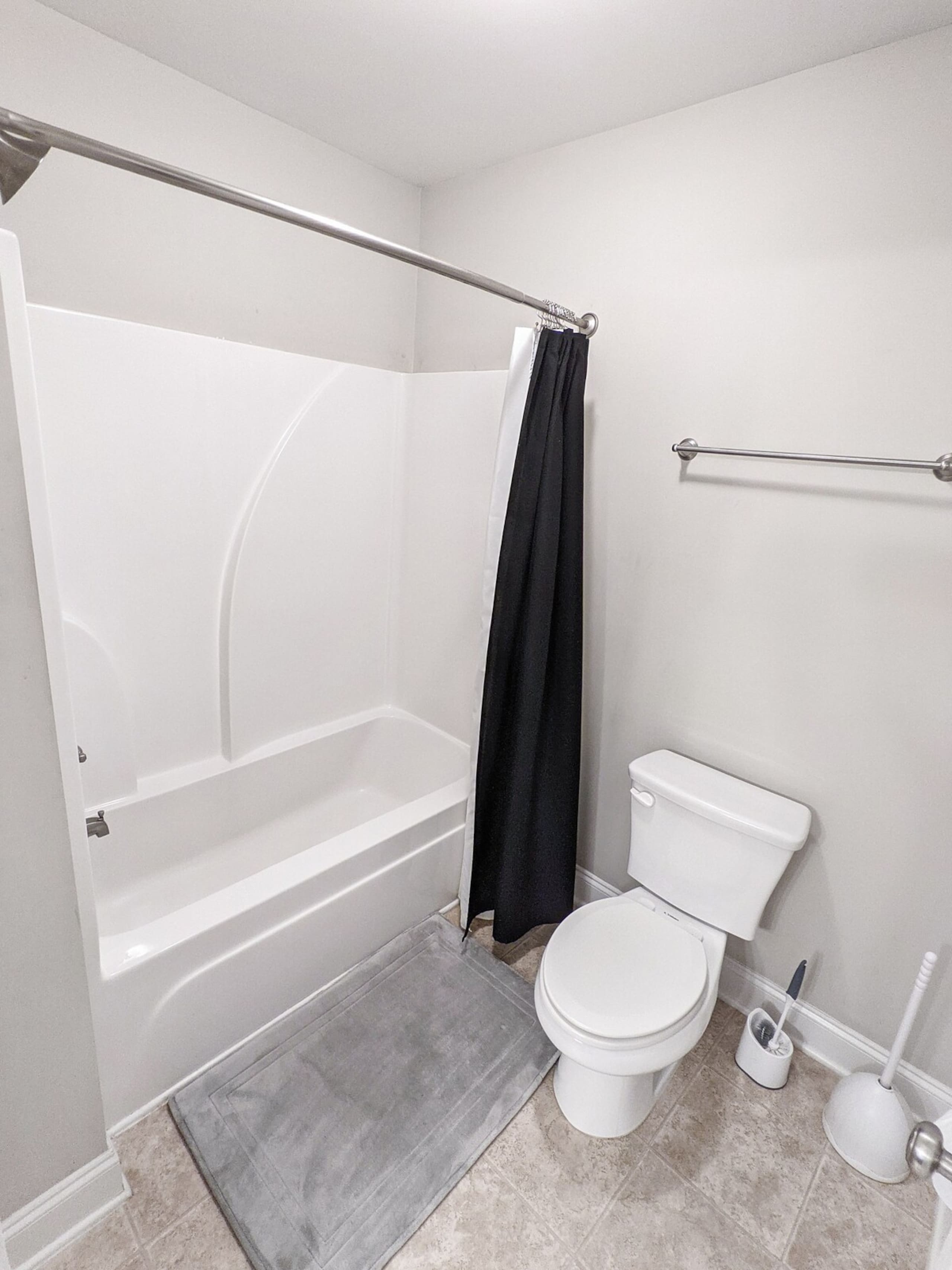 Royal Queen Suite - Quiet, Modern, Chic - Photo 5