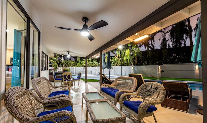 6 BR/5 BA Resort w/Pickleball court & Pool