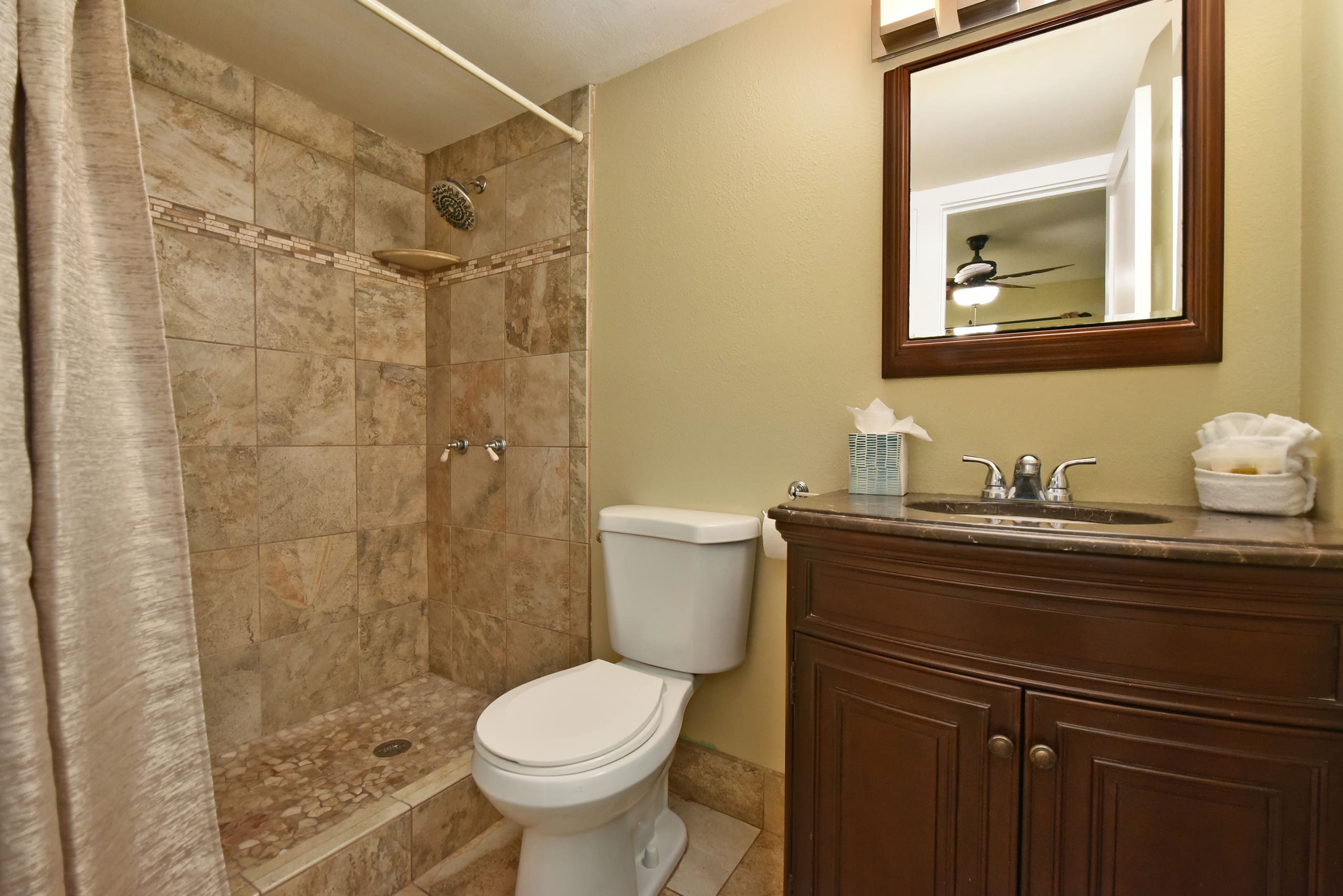 Condo in Kihei · ★4.7 · 3 bedrooms · 5 beds · 3 baths - Image 26