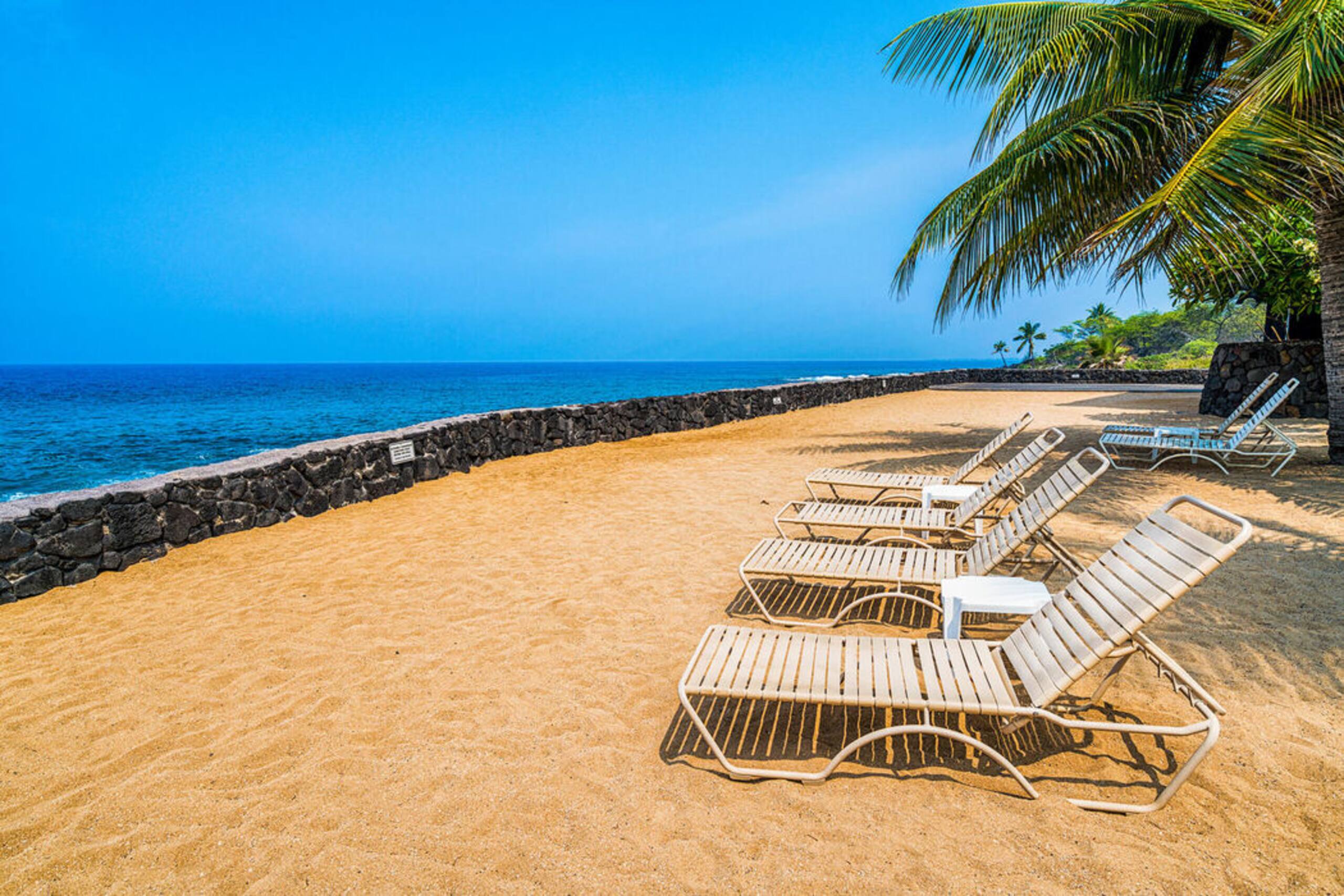 Condo in Kailua-Kona · ★4.67 · 1 bedroom · 2 beds · 1 bath - Image 32