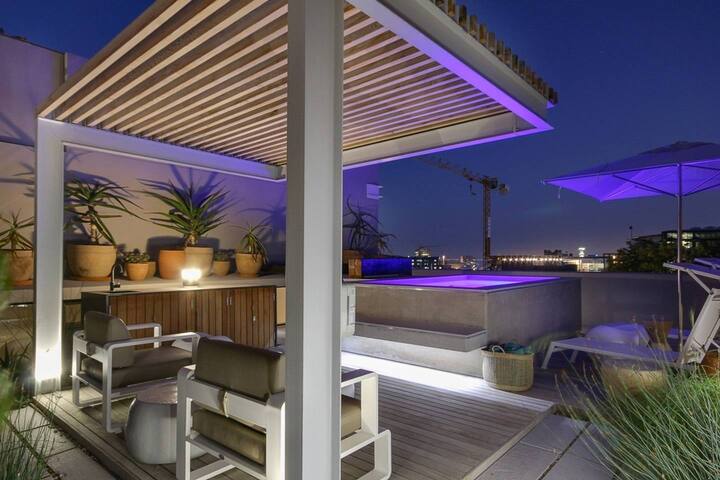 Designer Apartment with easy Access to the City 15 gallery image 5