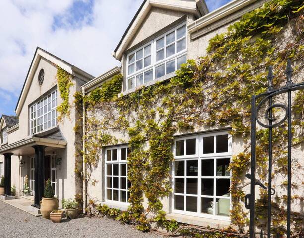 Rare Opportunity to stay on Unique Private Estate gallery image 2