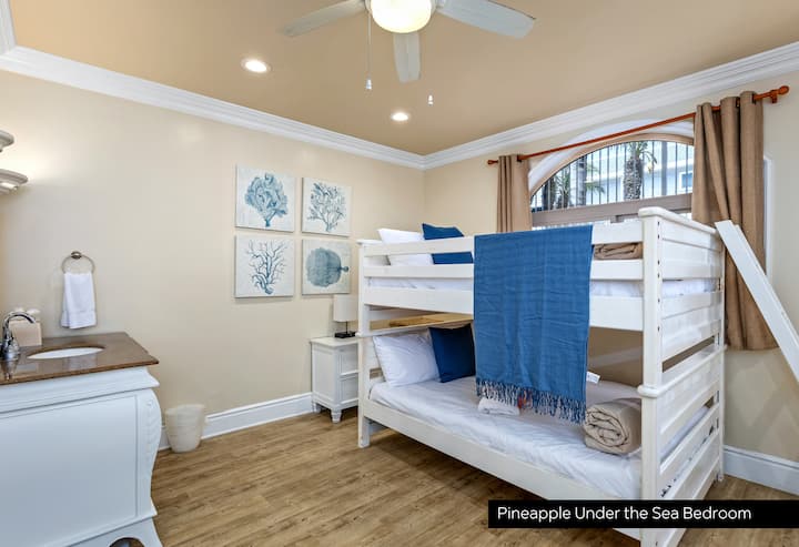 Pineapple Under the Sea Bedroom