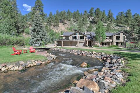 Stunning Mtn Views, Private Stream: Evergreen Gem!