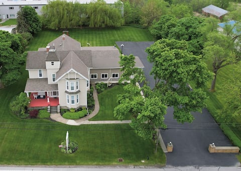 Event Rental 10BR/10BA Sleeps 29 B&B Near The Lake