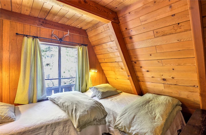 upper level 1-bedroom-_mre0115