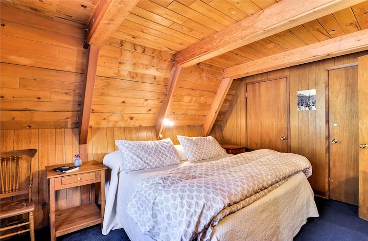 main level-bedroom-_mre0076