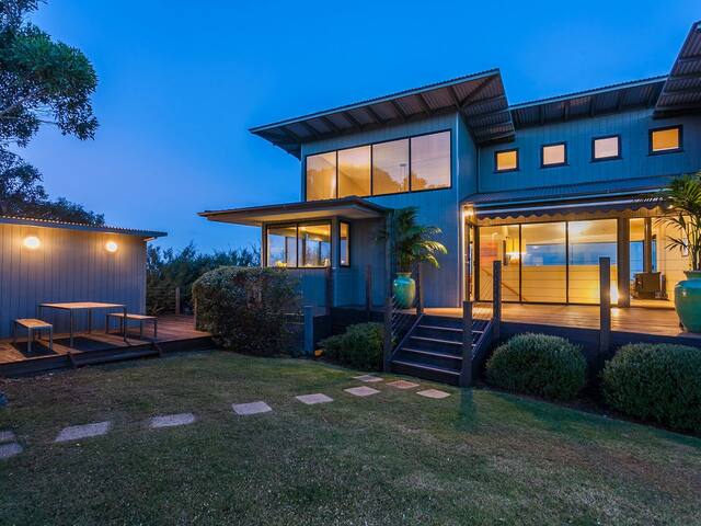 Cliff Edge Luxury I An Oceanview Escape Above Fa gallery image 5