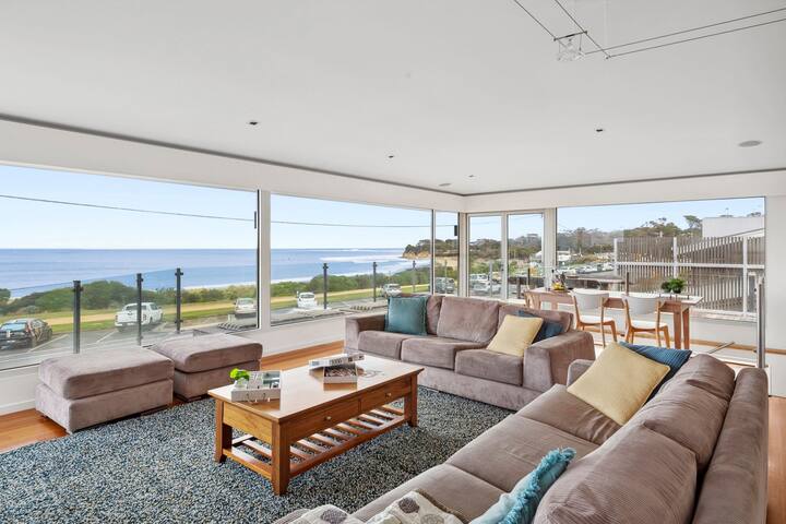 Beachfront Torquay I Ocean Views gallery image 2