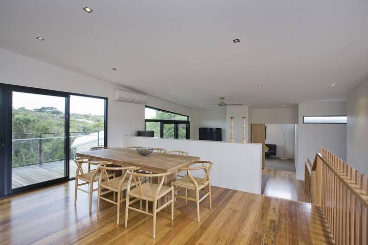 Southside Bliss I Modern Home I Great Location gallery image 4