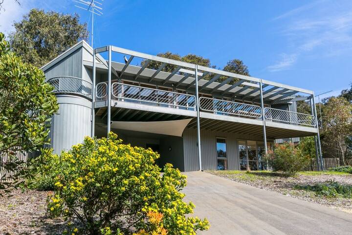 Banool Bliss I Bush Views