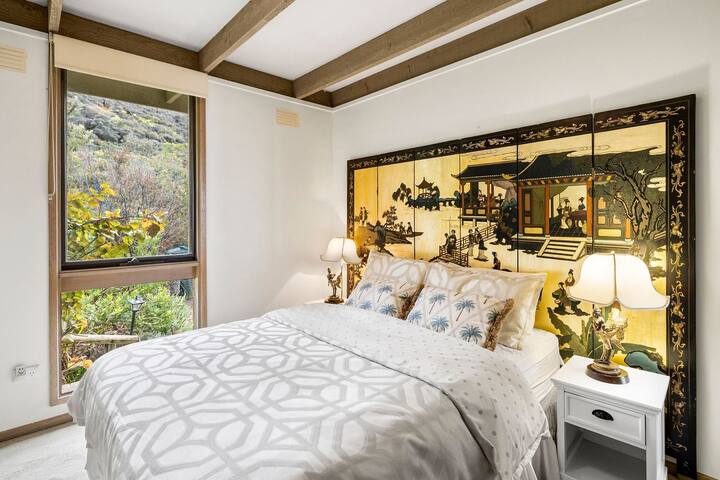 Eastern Magic I Beach access at your door! gallery image 5