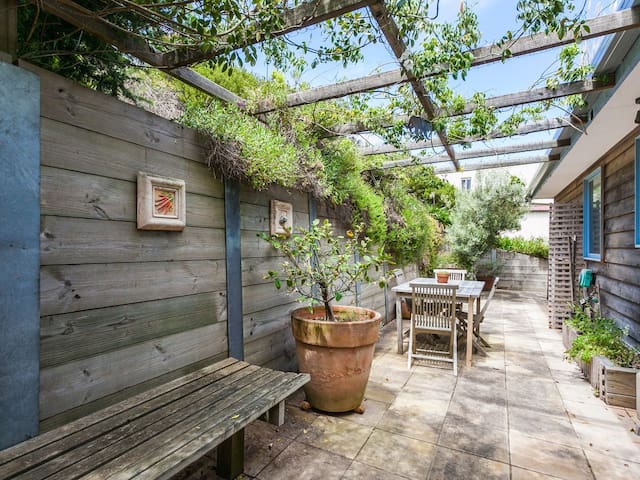 Sea View I Ocean & Inlet View I Second Living gallery image 2