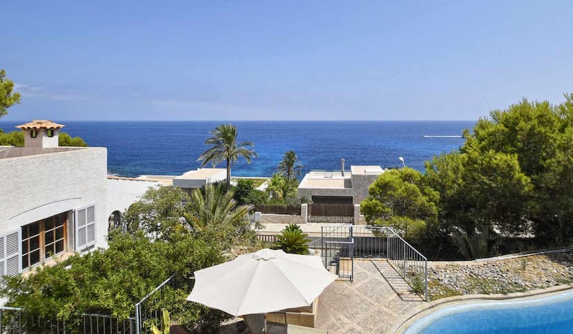 Villa with pool and sea views in Font de sa Cala