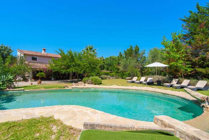 Luxurious Villa close the sea with pool & a/c gallery image 3