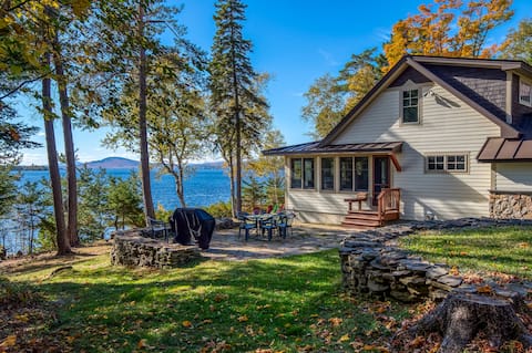 Windy Cross | Lakefront Escape & Hot Tub Bliss
