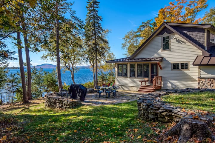 Windy Cross | Lakefront Escape & Hot Tub Bliss