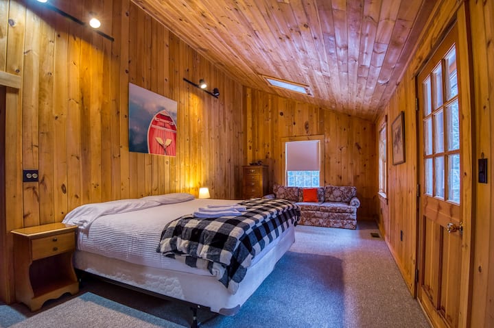 Mbreti i dhomës së parë të gjumit - Kati kryesor