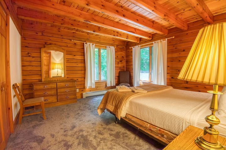 Primeiro quarto - NOVO em novembro de 2025 - cama king