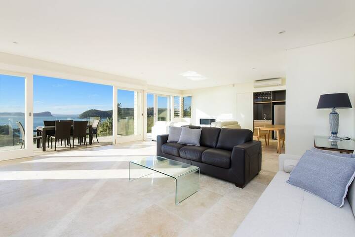 COLLINS HOUSE by Palm Beach Holiday Rentals gallery image 4