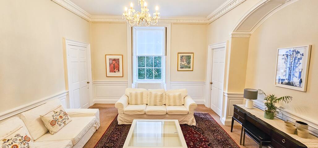 Historic Georgian Entire House – The Royal Mile gallery image 4