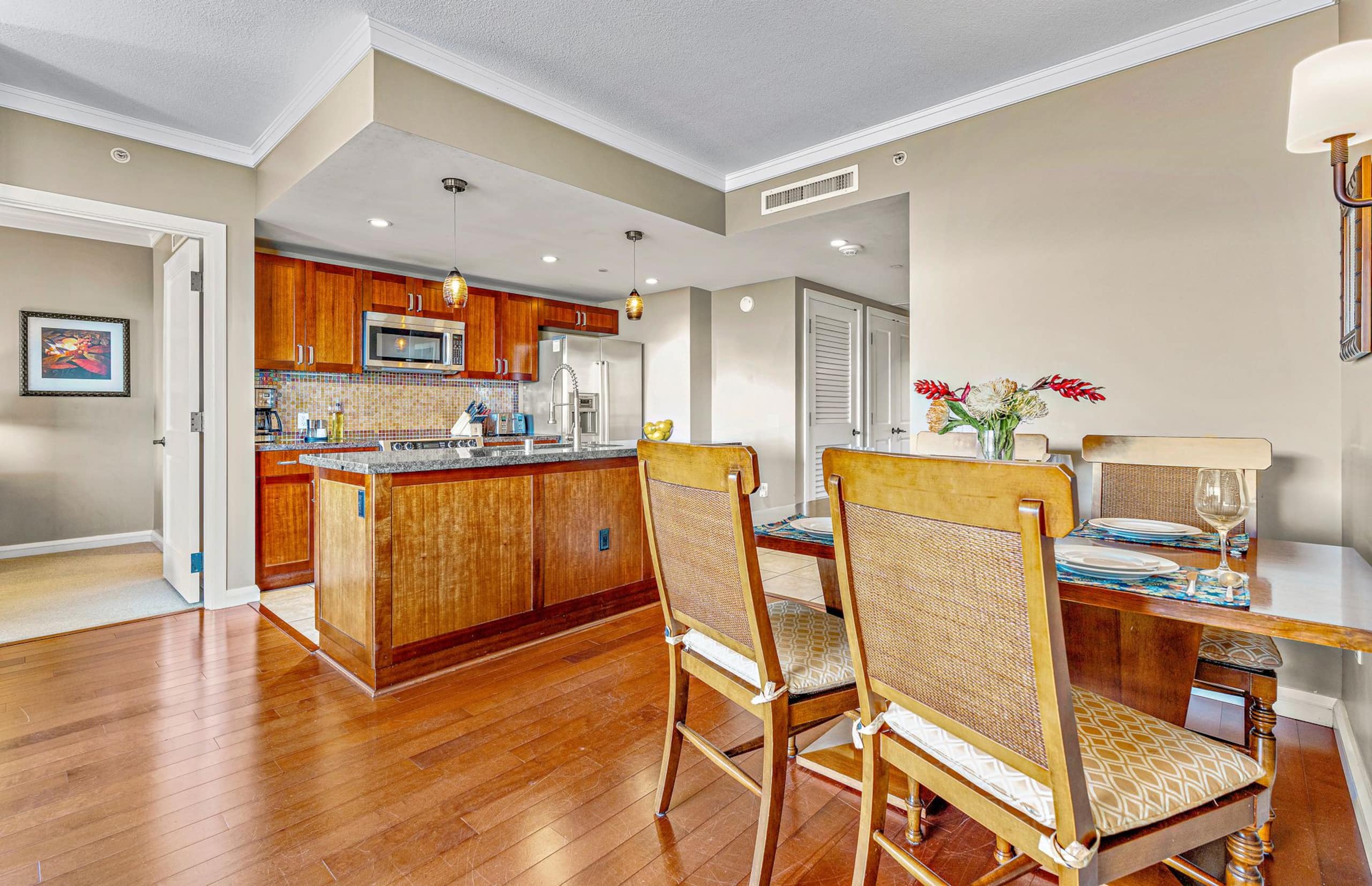 Condo in Lahaina · ★5.0 · 2 bedrooms · 3 beds · 2 baths - Image 8