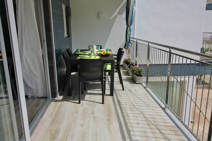 Euroapart La Fosca S L managed Airbnb listing 2