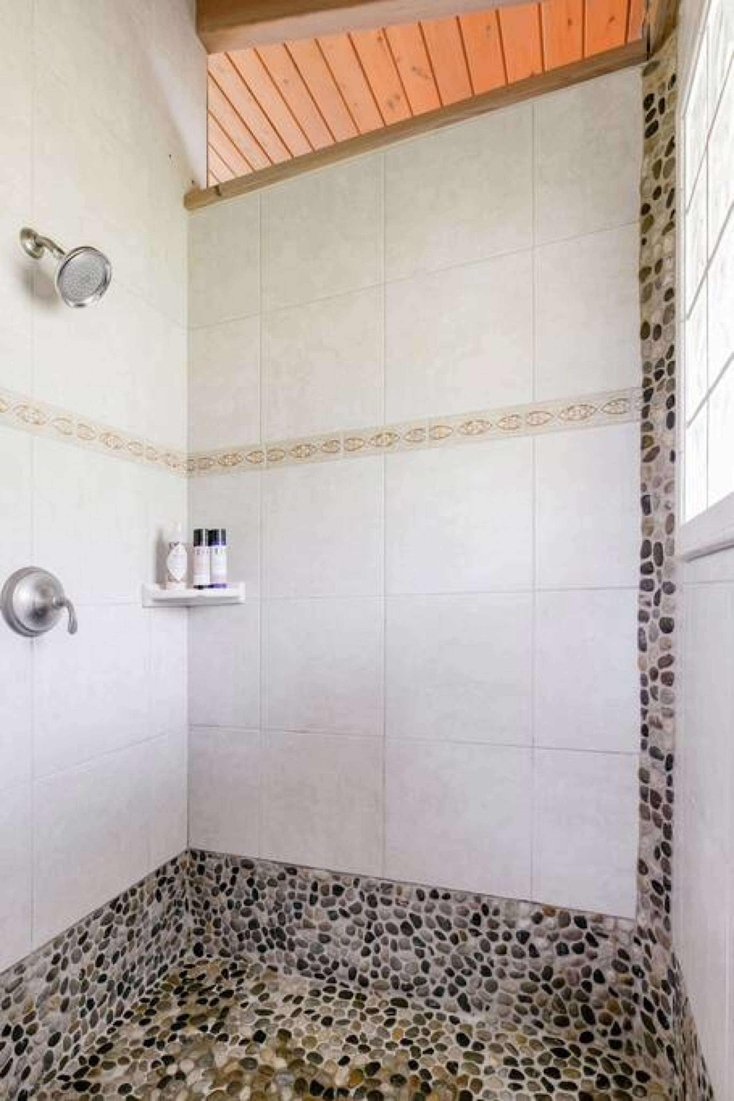 Home in Captain Cook · ★4.96 · 2 bedrooms · 2 beds · 1.5 baths - Photo 26