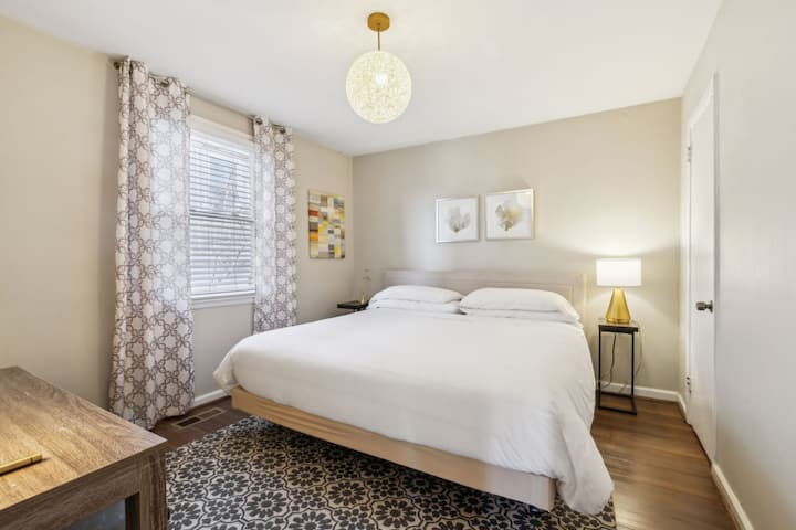 غرفة نوم بسرير كينج 2