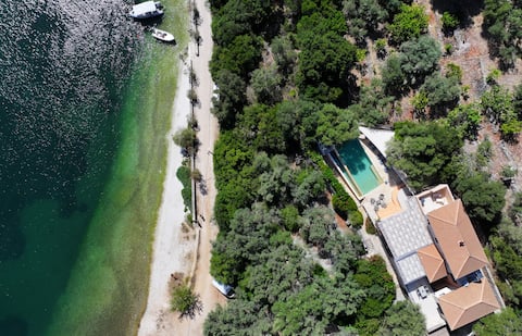 Villa Sivota Exclusive sea front Villa with 99