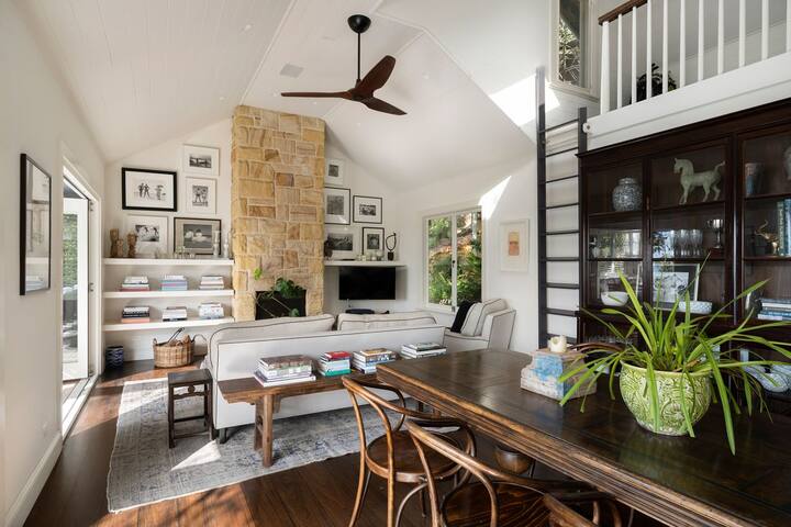 Freya by Palm Beach Holiday Rentals gallery image 3