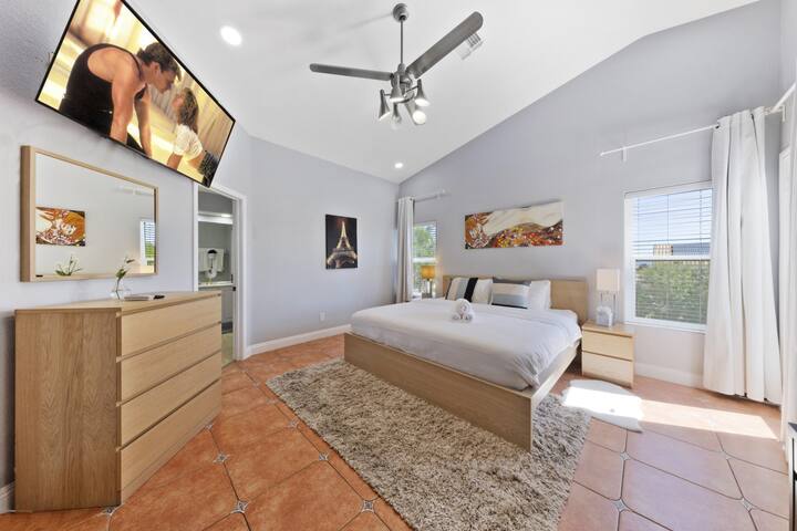 Summerlin Private Resort Pool Spa Sauna Game Room gallery image 2