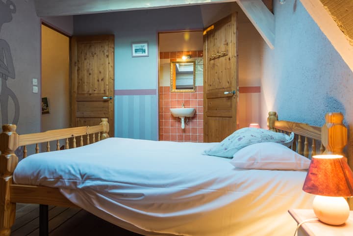 ห้องชุดสำหรับผู้เข้าพัก 3 ห้องที่มีเสถียรภาพในช่วงบ่าย