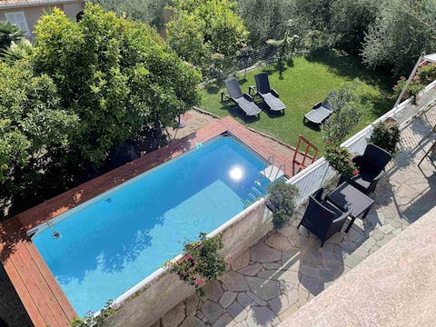 Villa Paradiso (DOL192) by Interhome