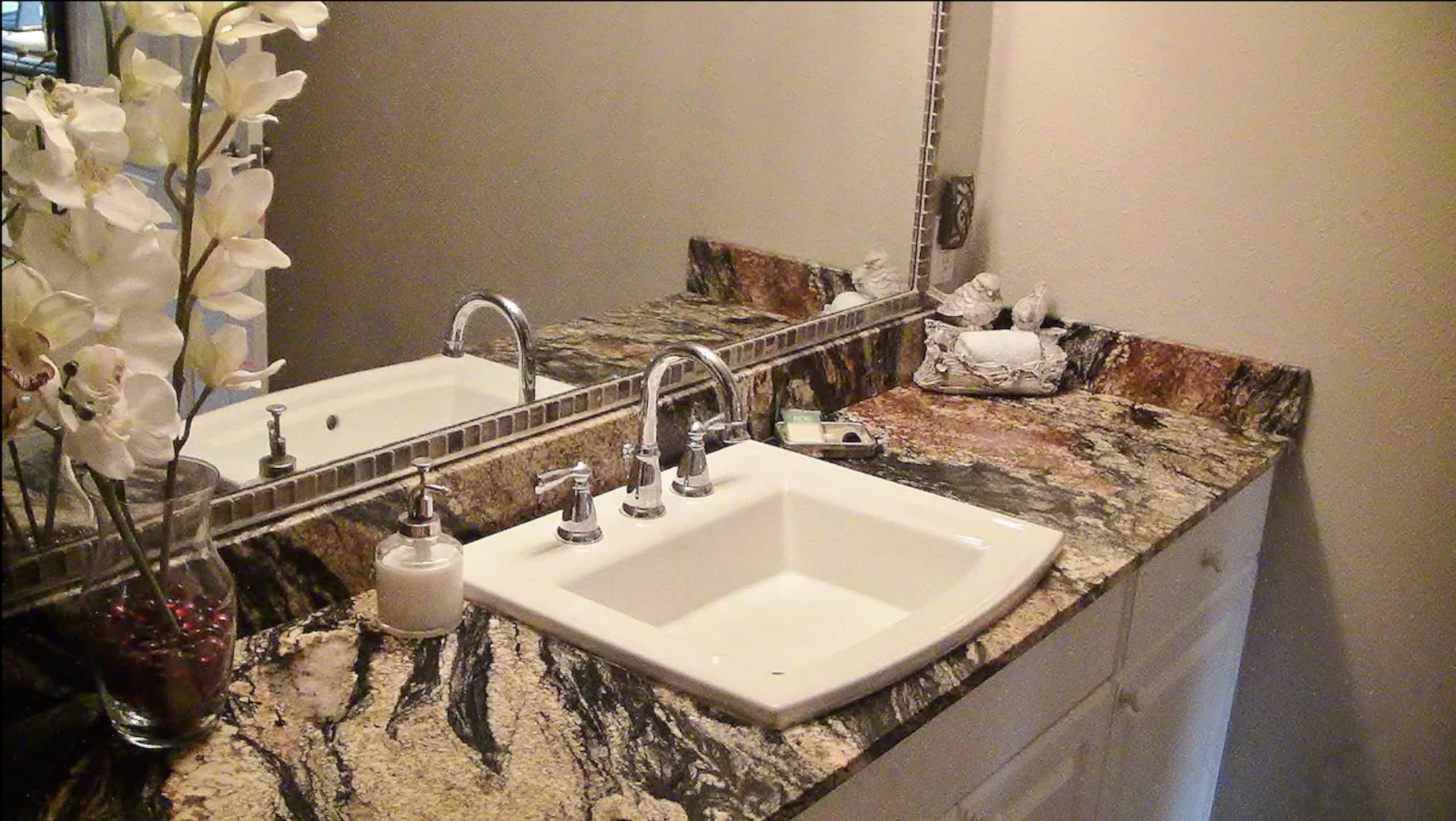 Condo in Kailua-Kona · ★4.79 · 2 bedrooms · 3 beds · 2 private baths - Image 23