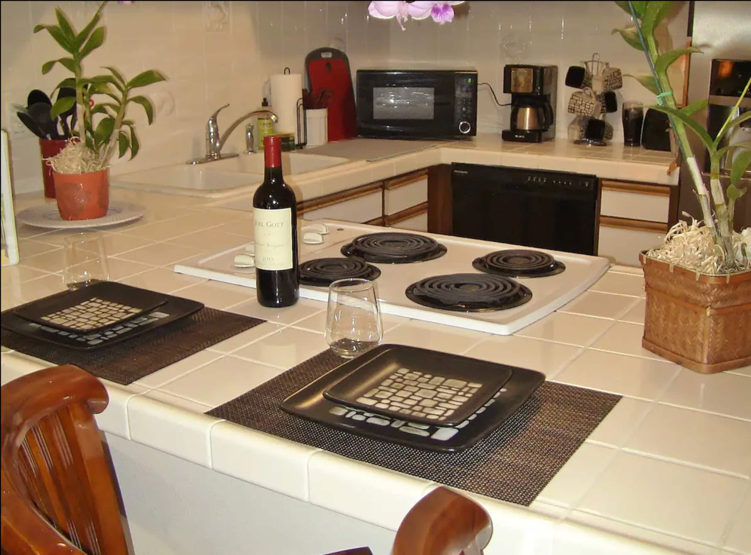 Condo in Kailua-Kona · ★4.79 · 2 bedrooms · 3 beds · 2 private baths - Image 7
