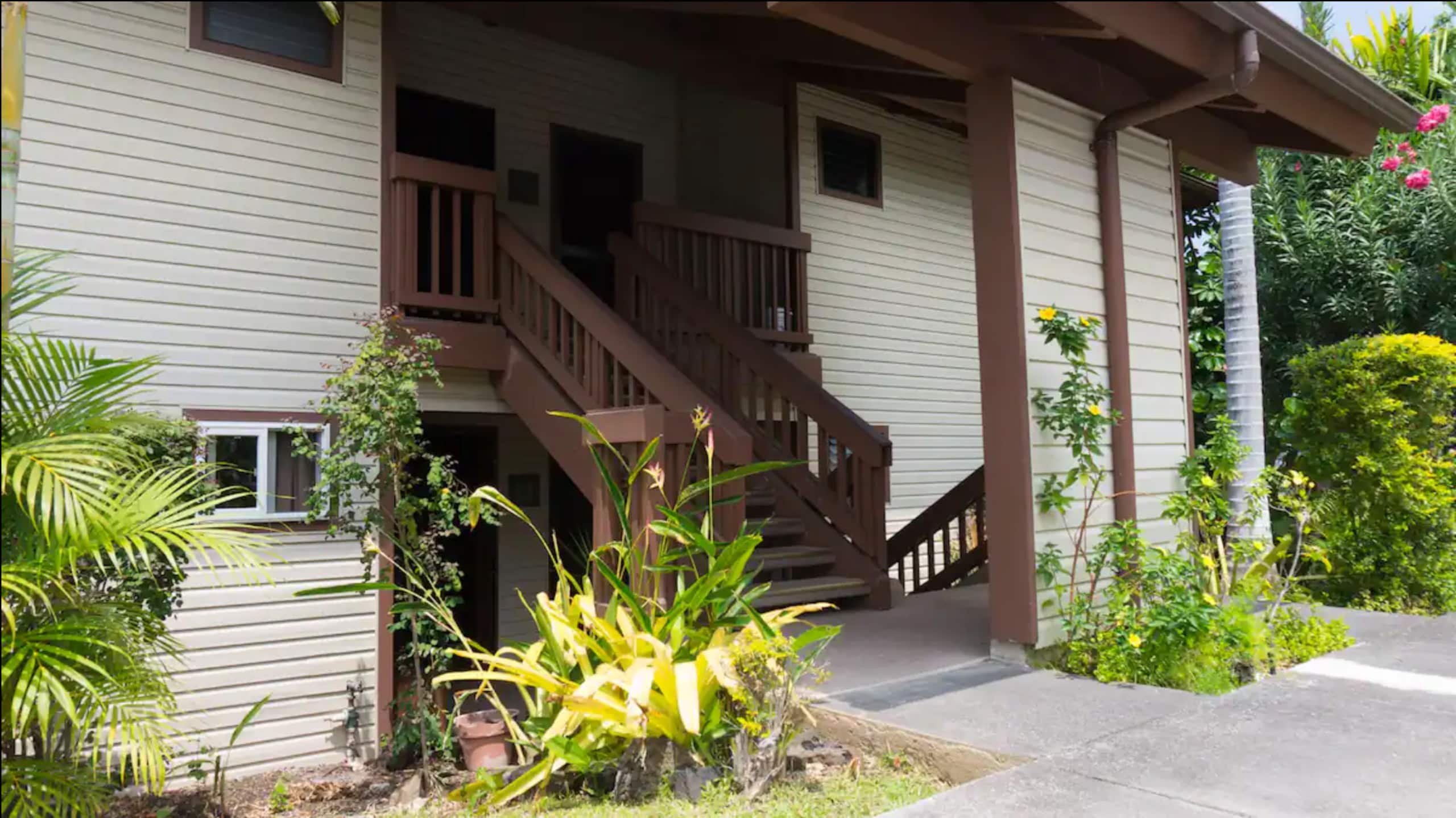 Condo in Kailua-Kona · ★4.79 · 2 bedrooms · 3 beds · 2 private baths - Image 11
