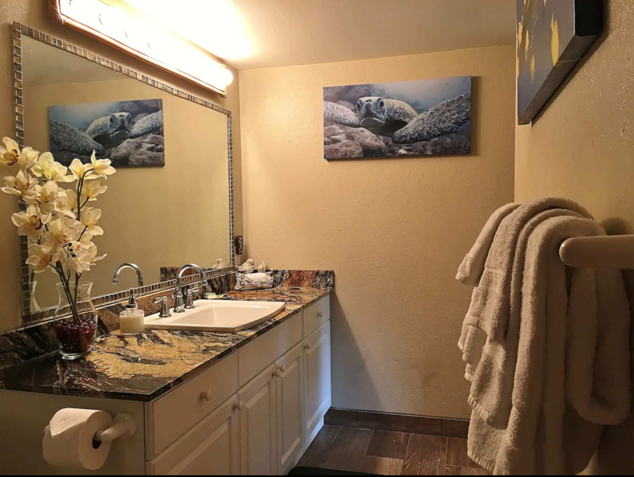 Condo in Kailua-Kona · ★4.79 · 2 bedrooms · 3 beds · 2 private baths - Image 28