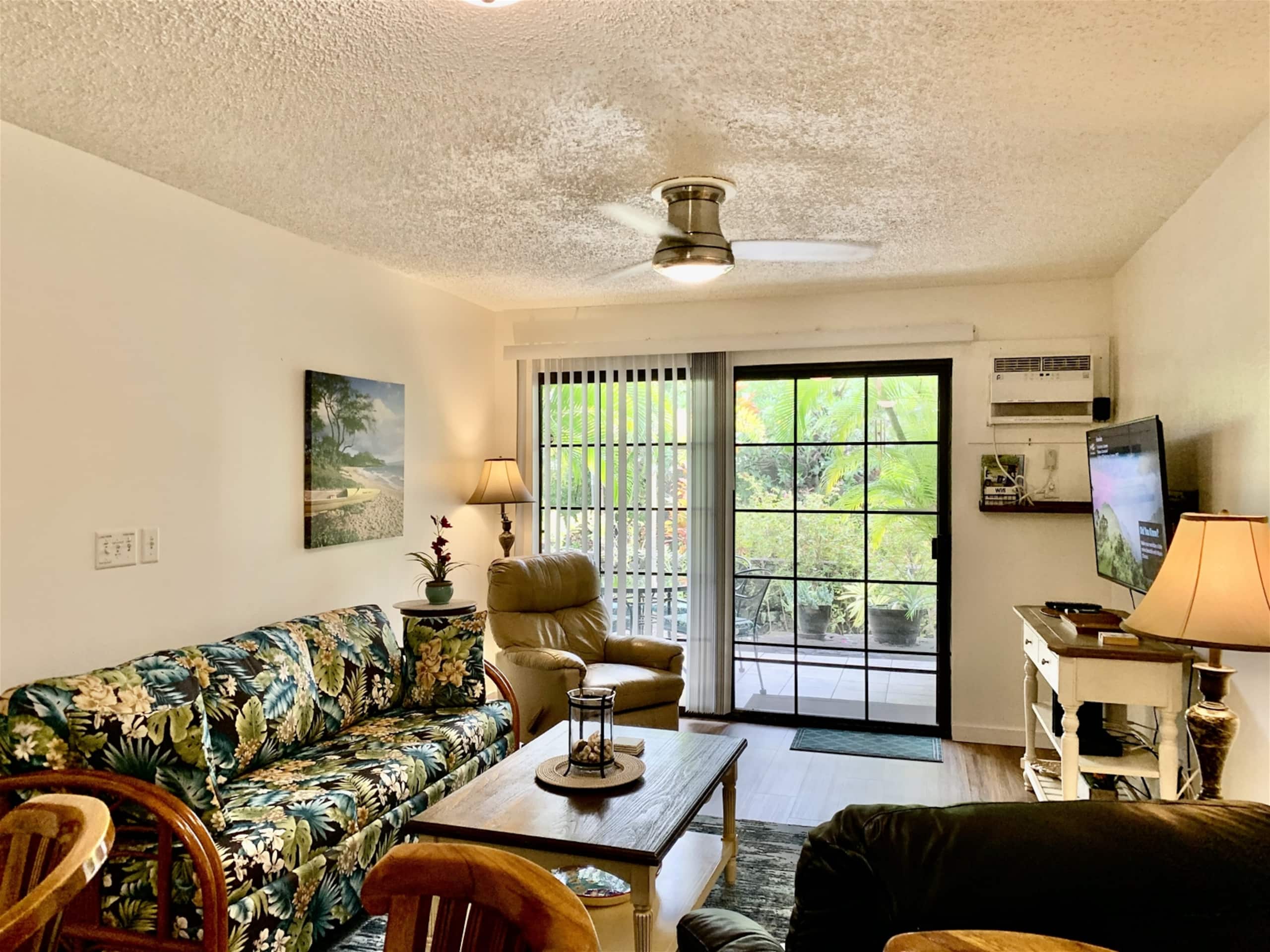 Condo in Kailua-Kona · ★4.79 · 2 bedrooms · 3 beds · 2 private baths - Image 3
