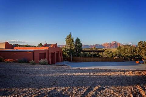 Smithsonian Retreat | Enjoy Zion Skyline Views