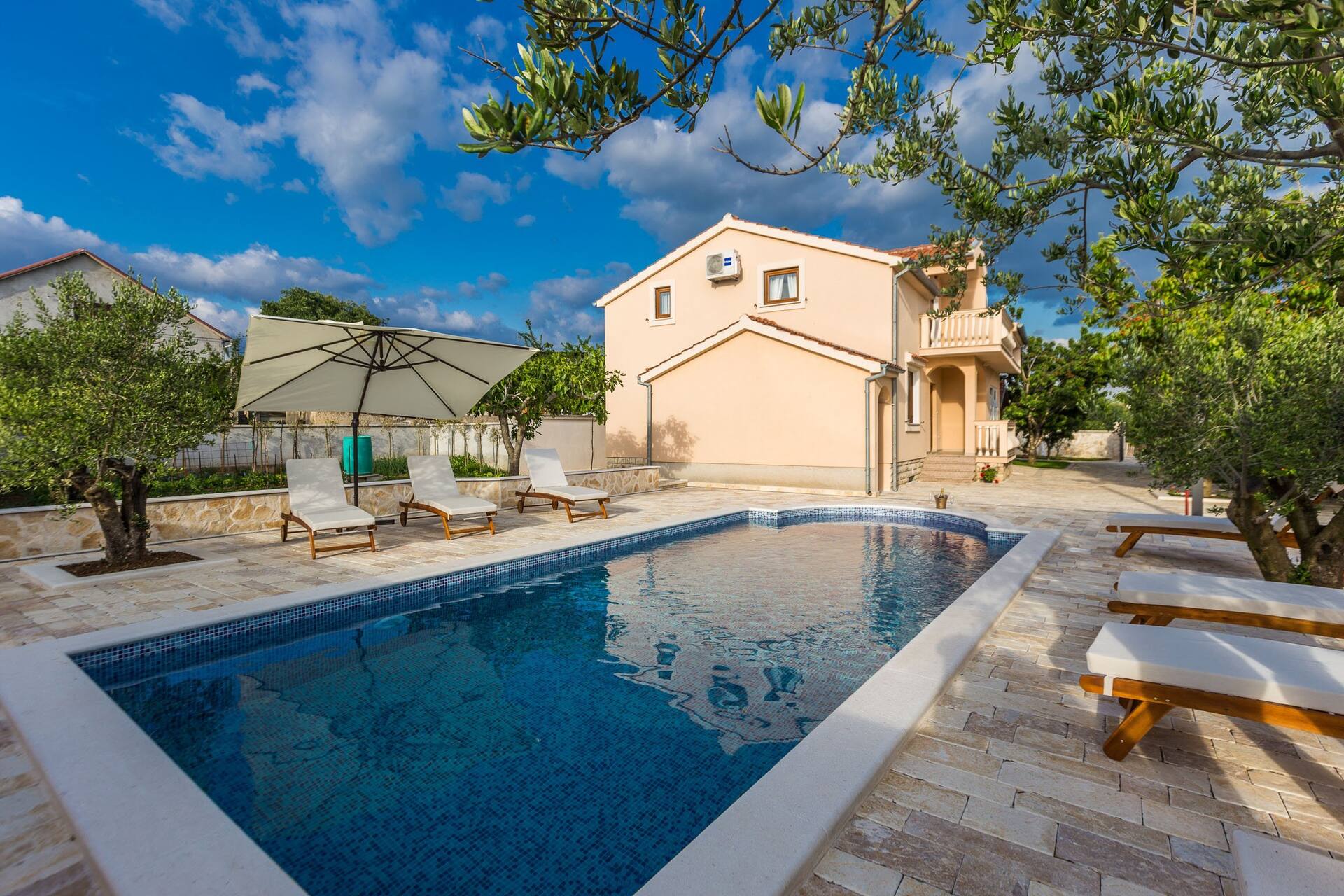 Villa Tina with Swimming Pool, Tennis court, Games room, Sauna, Gym, BBQ