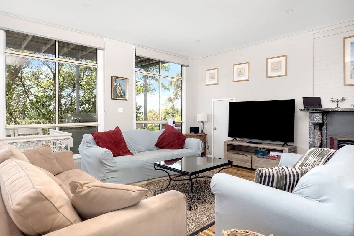 Successful Airbnb property: Sea Point at Hyams Beach in Hyams Beach