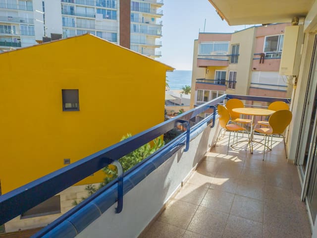 Girorooms Apartment in Platja d’Aro with terrace next to the beach – SHOPPING631