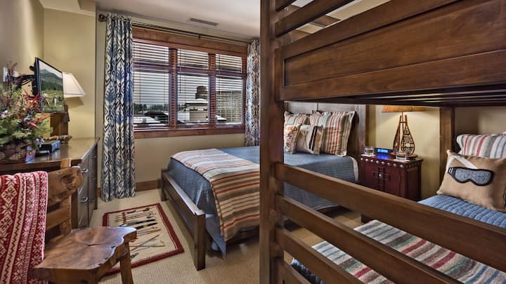 Bedroom 4, Main Level - Queen bed and full-over-full bunk