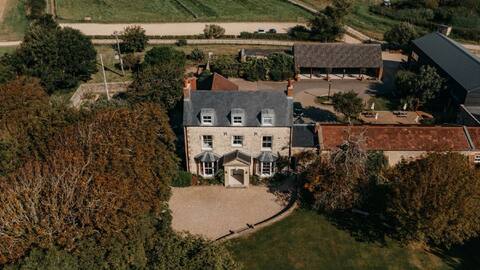East Afton Farmhouse & Country Annex