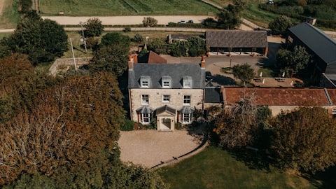 East Afton Farmhouse & Country Annex