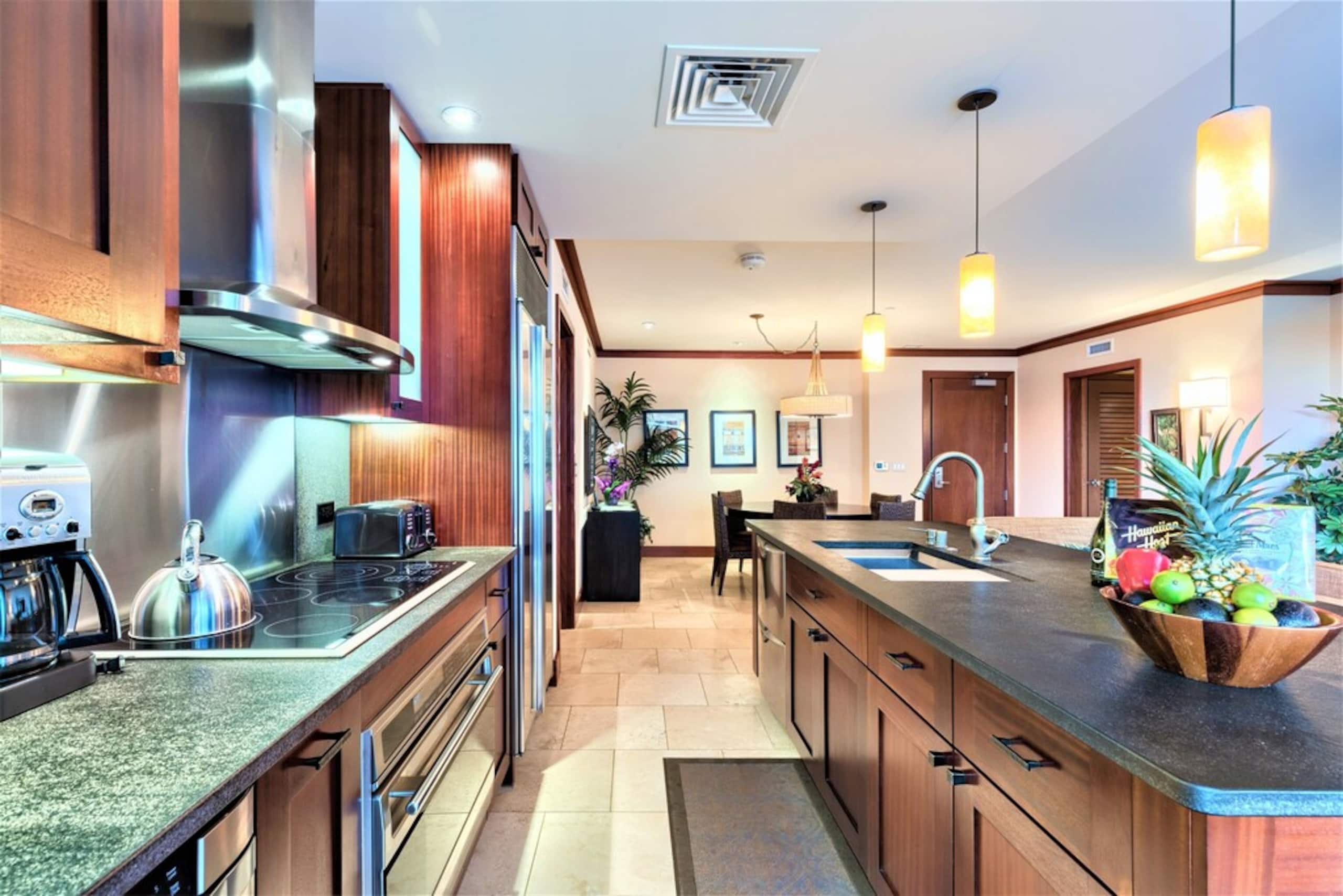 Villa in Honolulu County · ★4.86 · 3 bedrooms · 4 beds · 3 private baths - Image 8