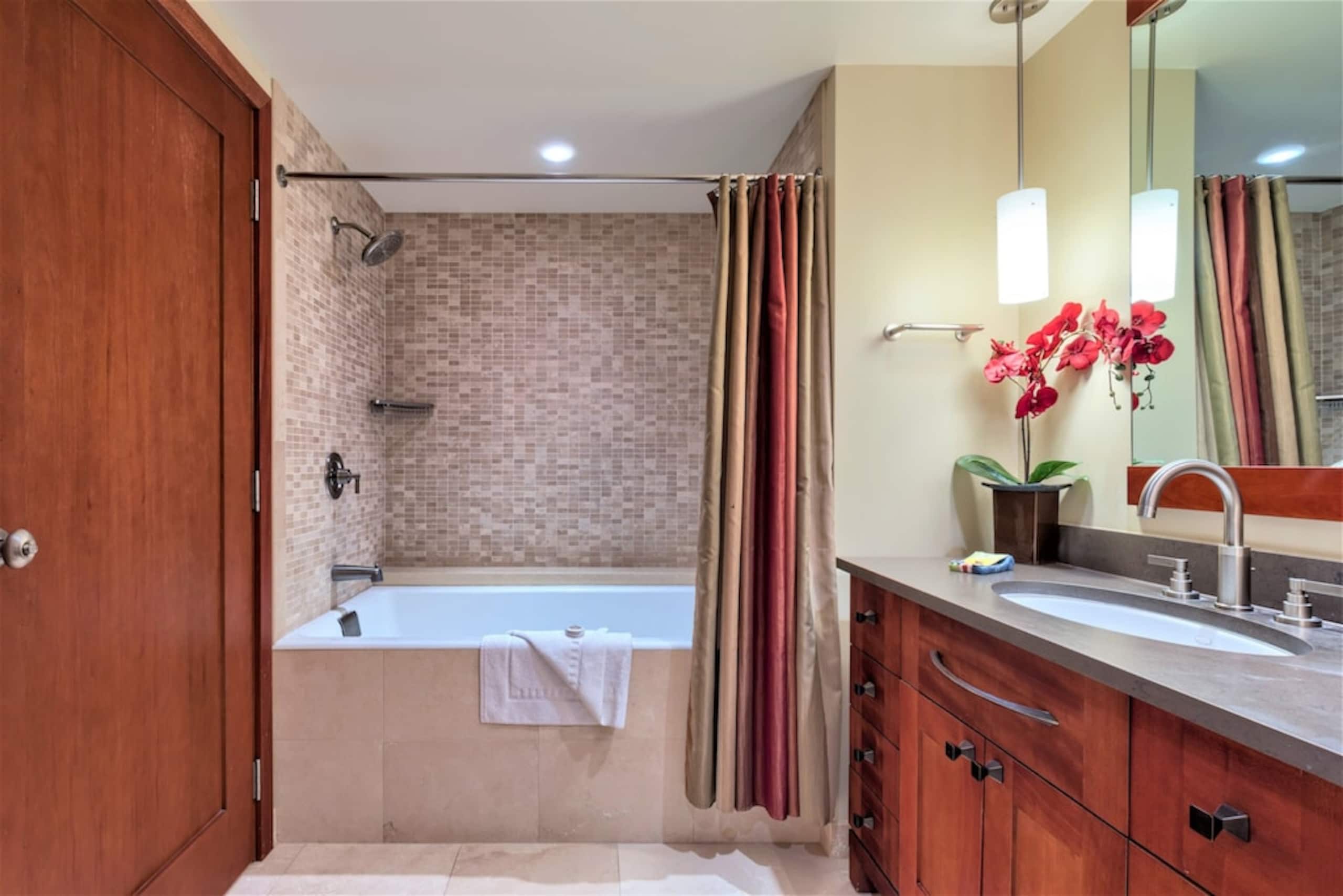Villa in Honolulu County · ★4.86 · 3 bedrooms · 4 beds · 3 private baths - Image 23