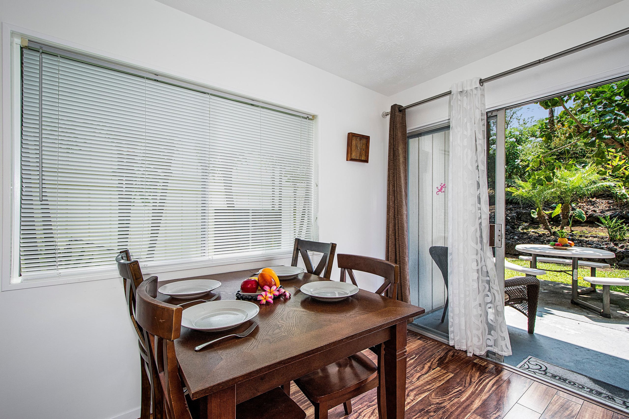 Condo in Kailua-Kona · ★4.51 · 3 bedrooms · 4 beds · 2 baths - Image 3